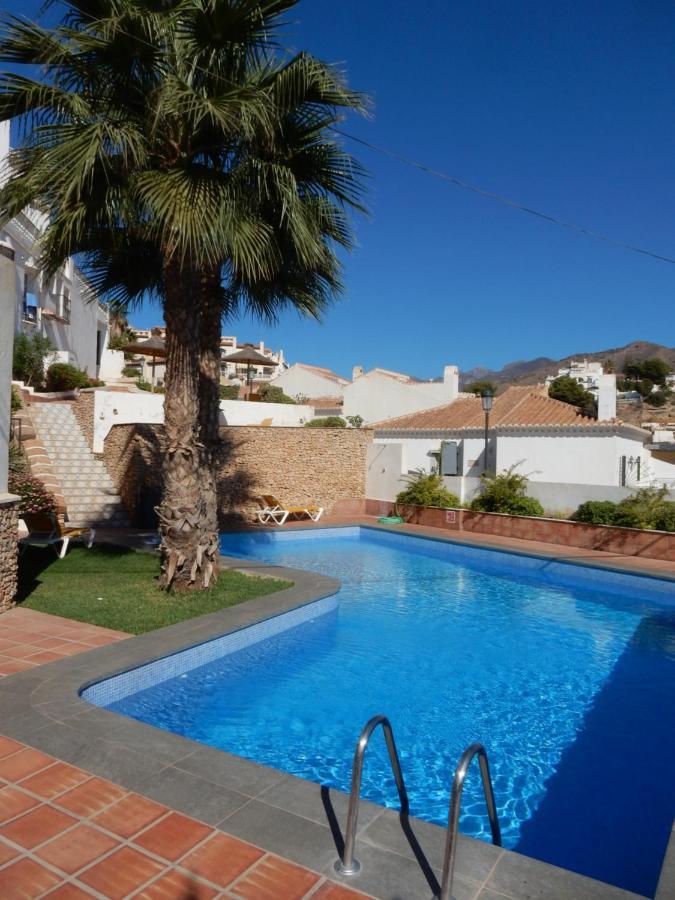Beach Villa ,Nerja, Seaview, Pool, 3 Bedrooms, Huge Terrace And Garden מראה חיצוני תמונה